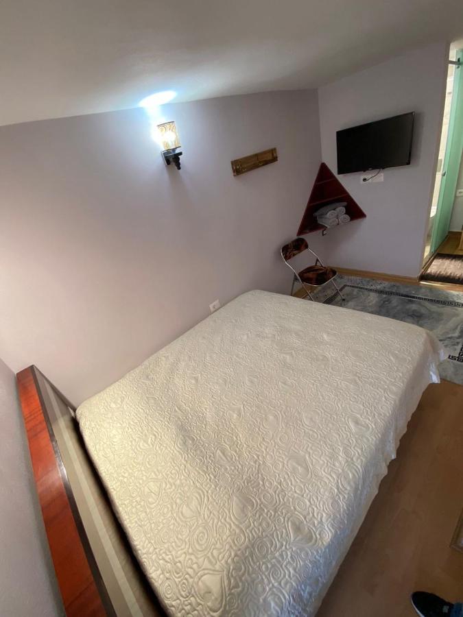 B & B Pogradec Luaran gambar