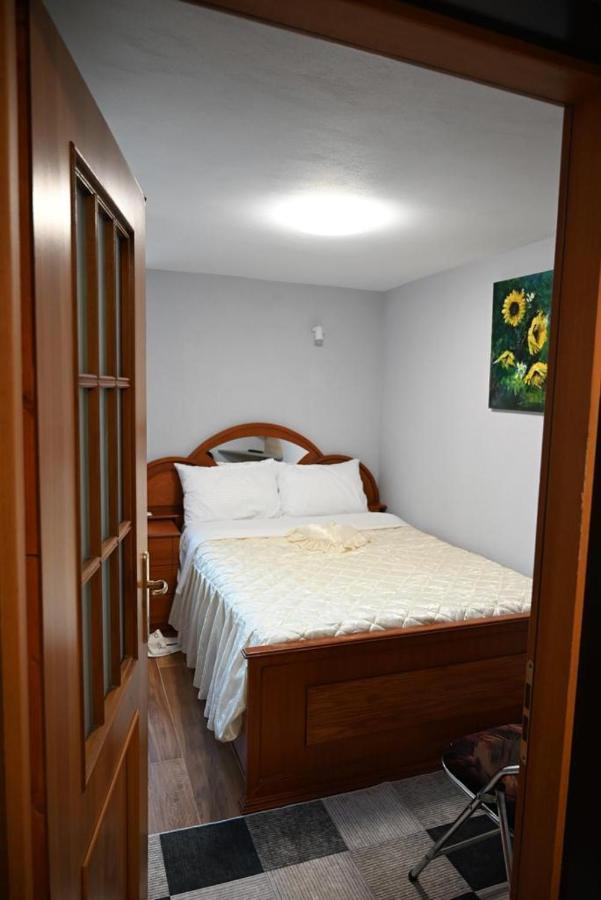 B & B Pogradec Luaran gambar